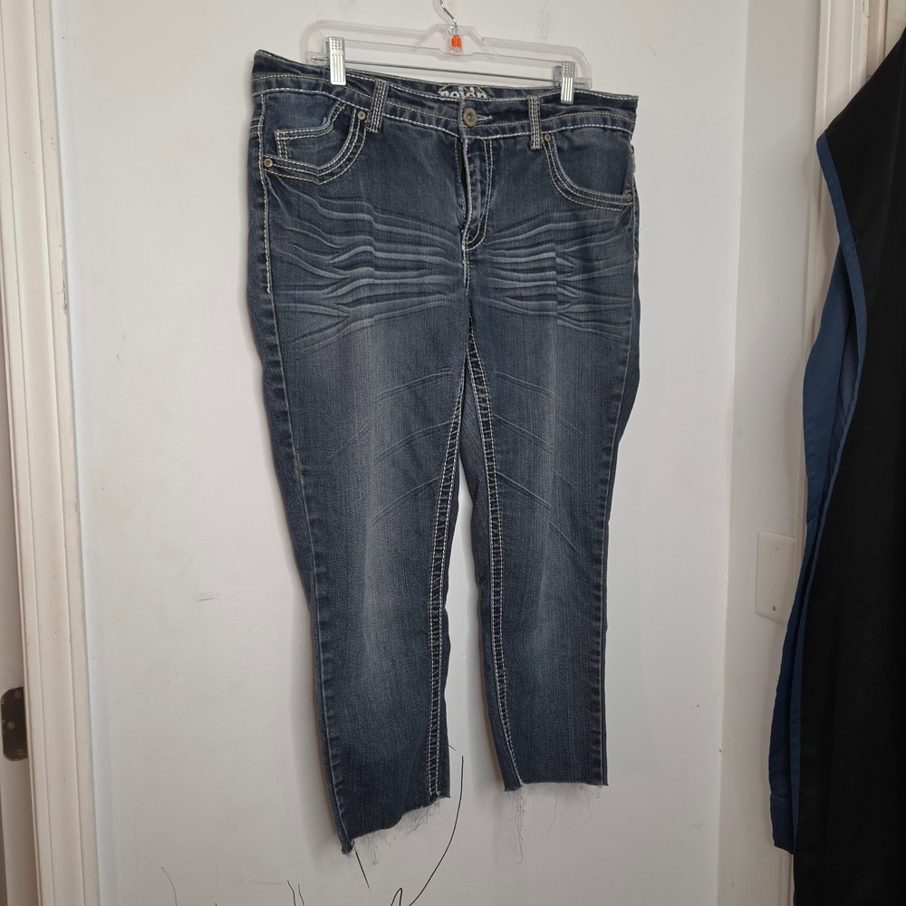 Reign Women 18‎ Regular Dark Wash Cropped Jeans Raw Hem Contrast Stitching Blue